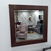 Čalouněné rámy zrcadel jsou luxusním doplňkem interiéru.